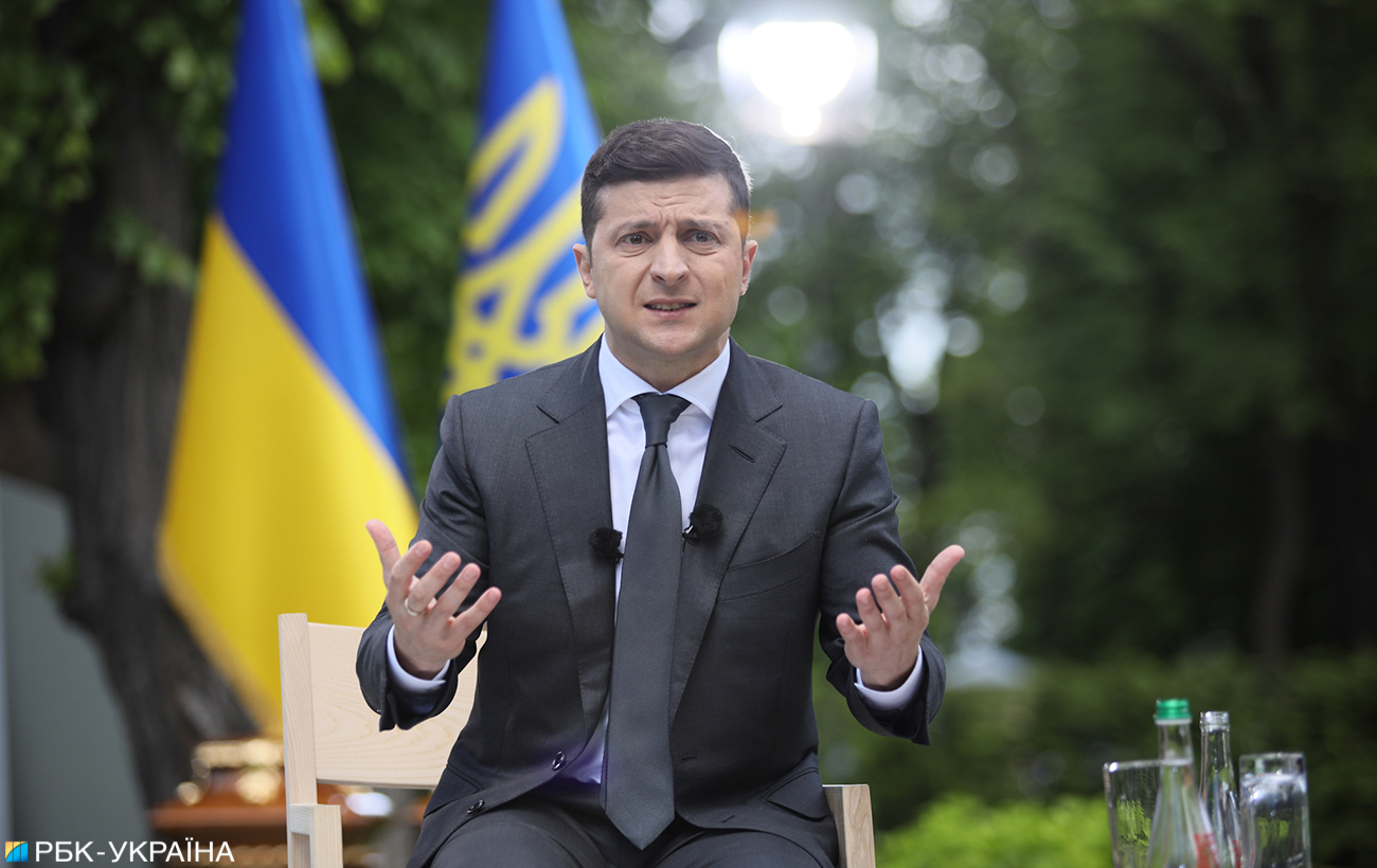 Психолог расшифровала язык тела Зеленского: красноречив от глаз до ступней (фото)